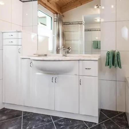 Alpenroesli Appartement-fewo Alpenroesli 7-bettwohnung Nr- 7 By Interhome *